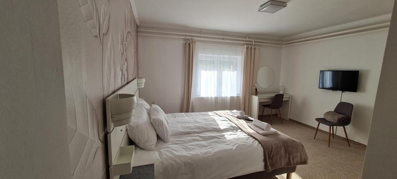 Lugas Apartman Miskolctapolca 2 Haloszoba Dezsa Es Jakuzzi Koezel A Barlangfuerdohoez Eksteriør billede