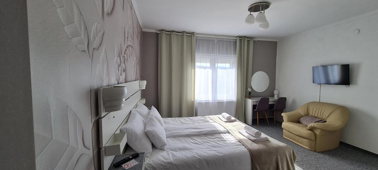 Lugas Apartman Miskolctapolca 2 Haloszoba Dezsa Es Jakuzzi Koezel A Barlangfuerdohoez Eksteriør billede