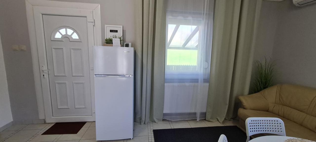 Lugas Apartman Miskolctapolca 2 Haloszoba Dezsa Es Jakuzzi Koezel A Barlangfuerdohoez Eksteriør billede