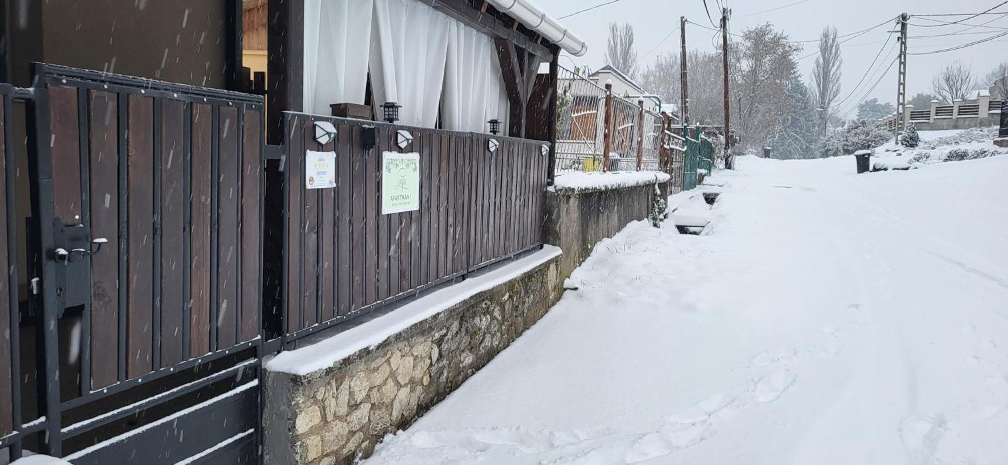 Lugas Apartman Miskolctapolca 2 Haloszoba Dezsa Es Jakuzzi Koezel A Barlangfuerdohoez Eksteriør billede